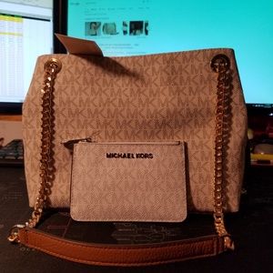 Michael Kors Chain Messenger and Wallet